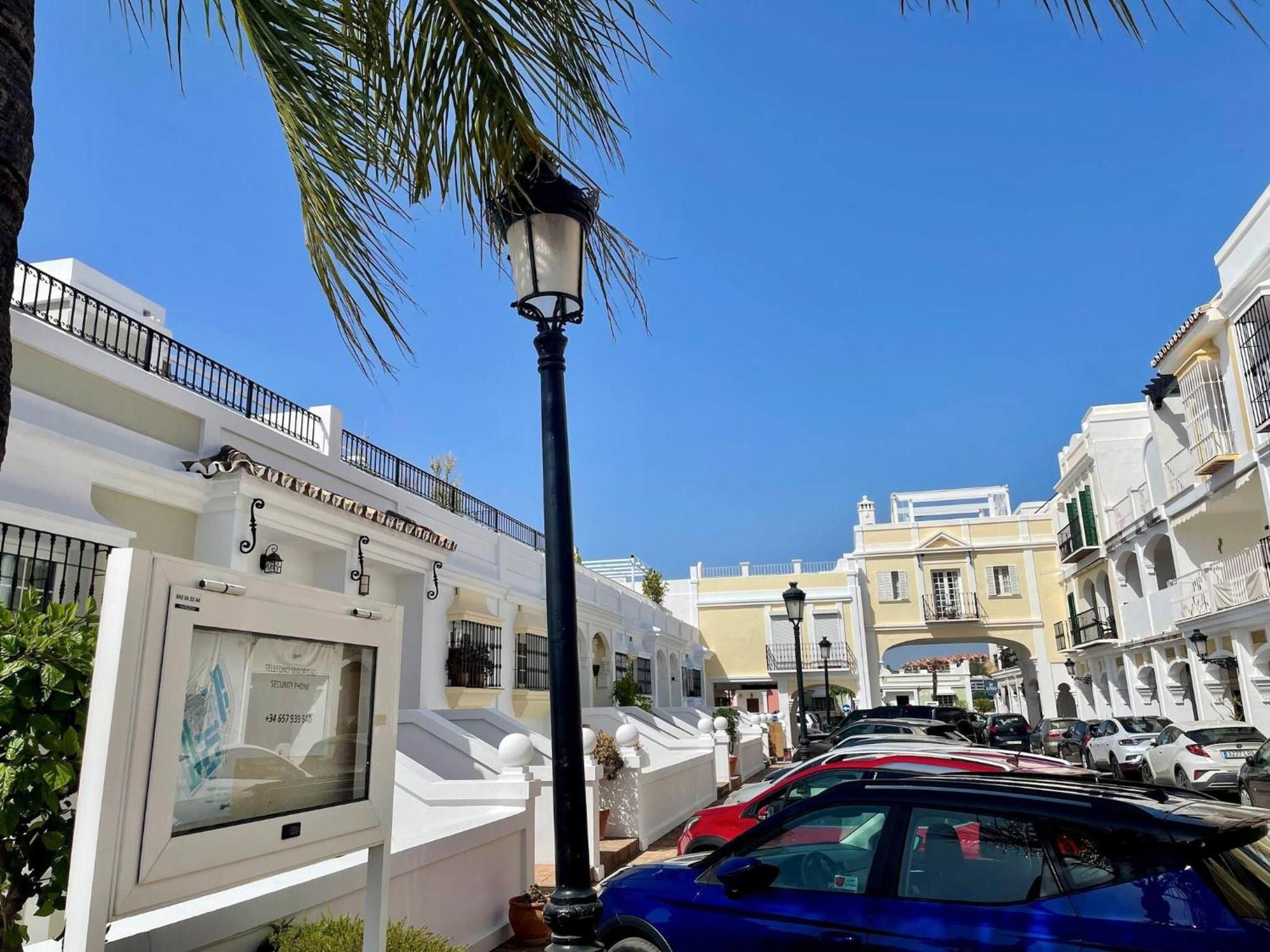 Luxury Townhouse Sea Views 10 Min From Puerto Banus Сasa de vacaciones Marbella