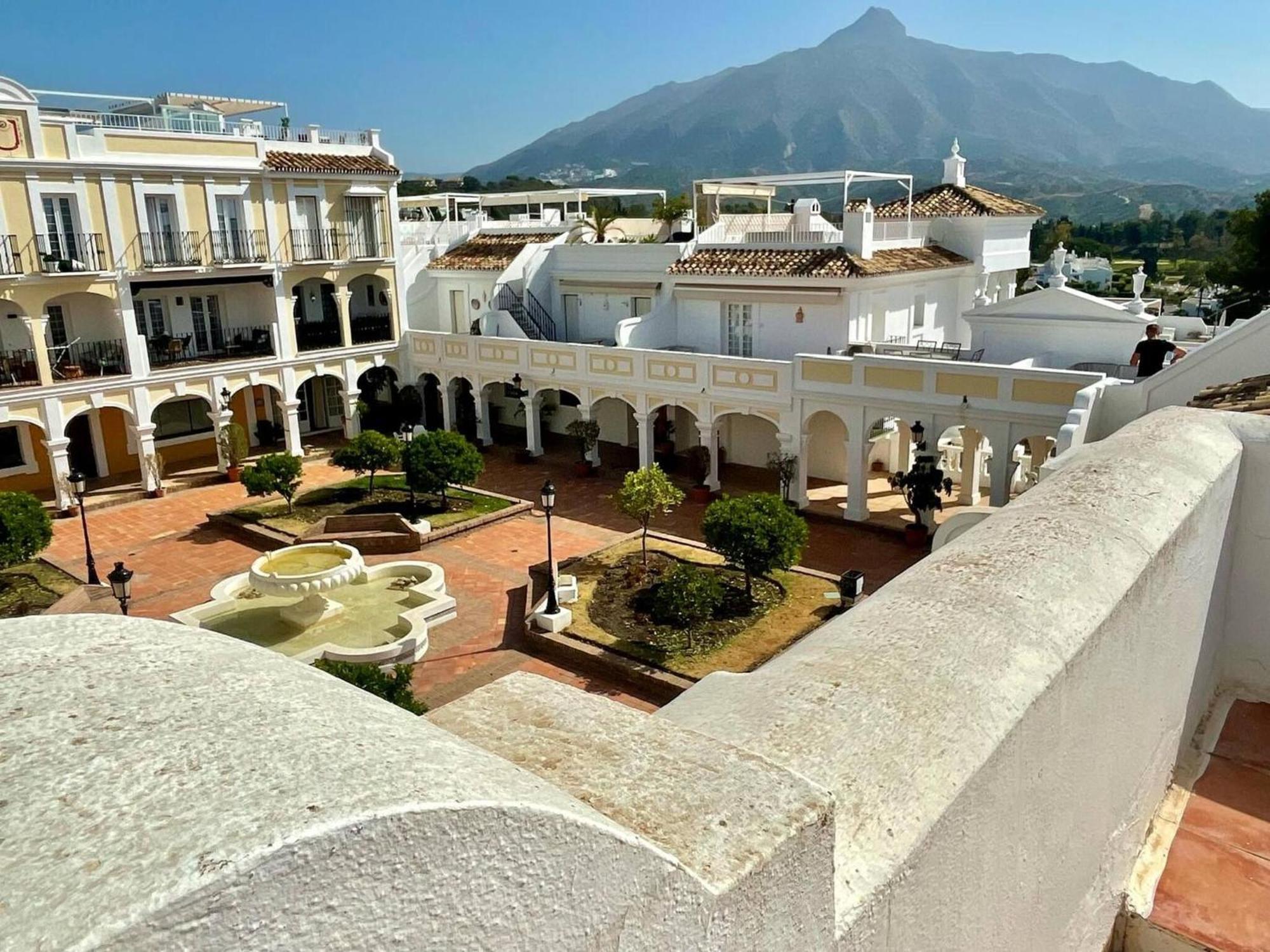 Luxury Townhouse Sea Views 10 Min From Puerto Banus *